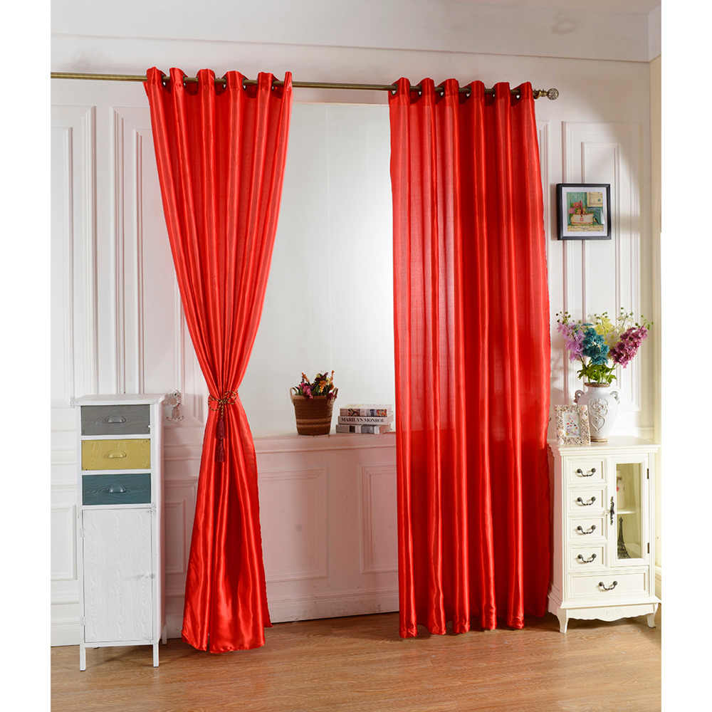 Ngôi nhà của bạn sẽ để lại ấn tượng đẹp khi trang trí cho cửa sổ thêm lung linh đón Giáng sinh về