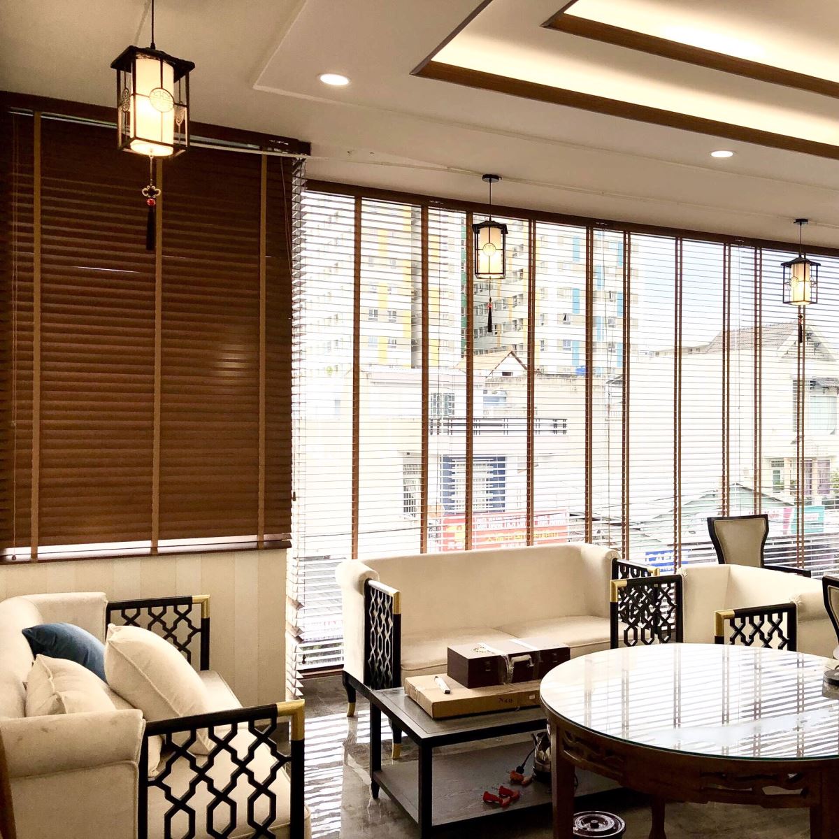 Top 10 rèm cửa đẹp cho quán cafe, nhà hàng cao cấp thu hút khách
