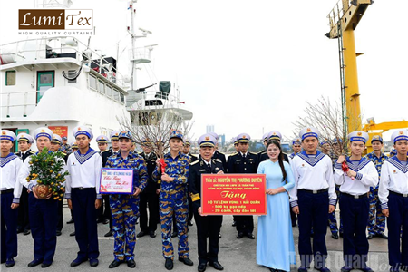 Rèm Lumitex đồng hành cùng đoàn công tác Vùng 1 Hải quân thăm chúc Tết tại đặc khu Bạch Long Vĩ
